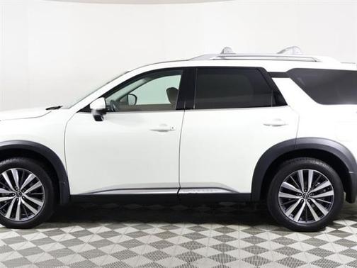 2022 Nissan Pathfinder Platinum 4WD