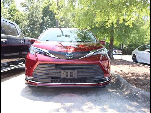 Ruby Flare Pearl 2023 Toyota Sienna XLE