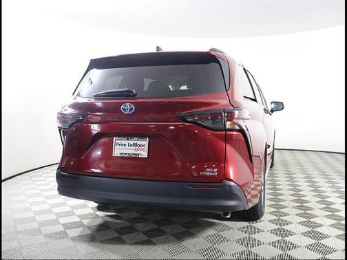 Ruby Flare Pearl 2023 Toyota Sienna XLE