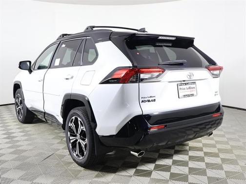 2025 Toyota RAV4 Hybrid SE