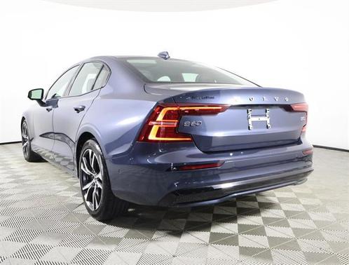 2024 Volvo S60 B5 Plus Dark Theme