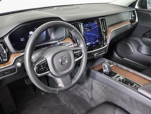 2024 Volvo S60 B5 Plus Dark Theme