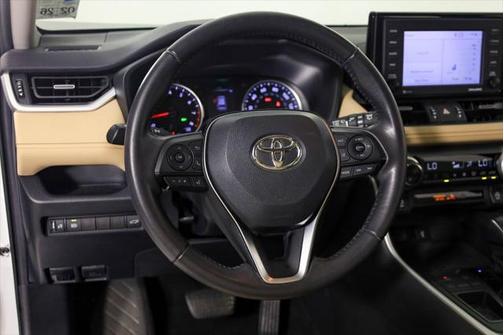 2020 Toyota RAV4 XLE Premium