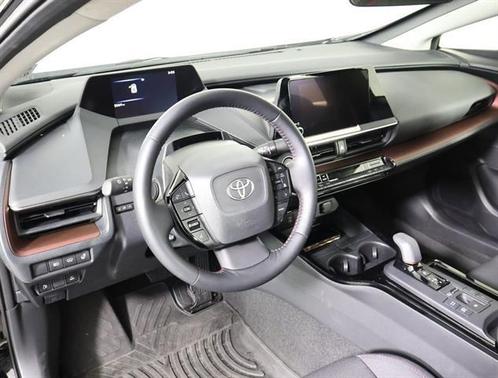 2025 Toyota Prius Plug-In Hybrid SE