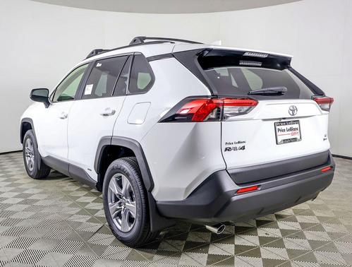 2025 Toyota RAV4 Hybrid LE