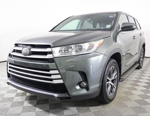 2017 Toyota Highlander LE