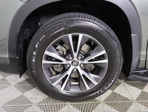 2017 Toyota Highlander LE