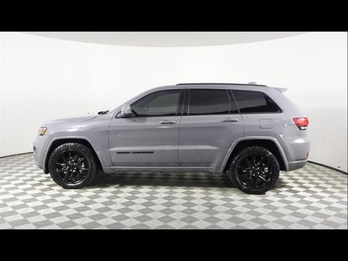 Sting-Gray Clearcoat 2021 Jeep Grand Cherokee Laredo