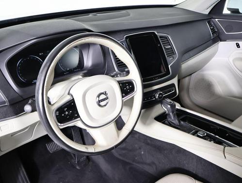 2020 Volvo XC90 T5 Momentum