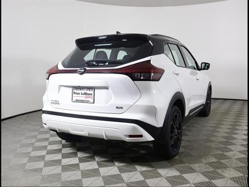 WHITE 2022 Nissan Kicks SR