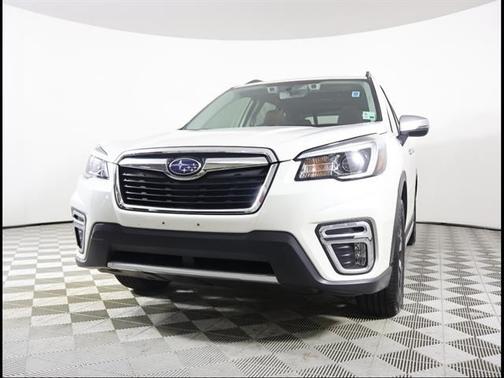 Crystal White Pearl 2019 Subaru Forester Touring