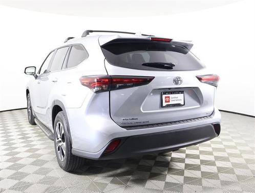 2025 Toyota Highlander XLE