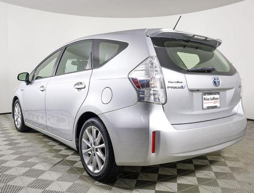 2014 Toyota Prius v Two