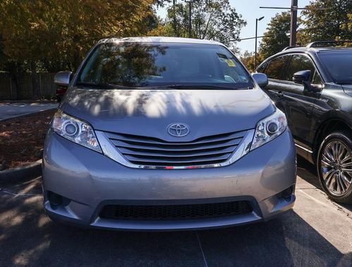 2016 Toyota Sienna LE