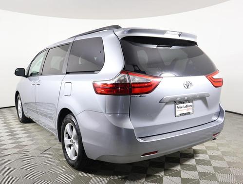 2016 Toyota Sienna LE