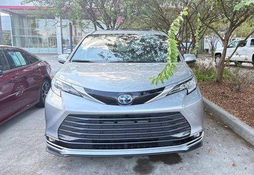 2025 Toyota Sienna Limited 7-Passenger