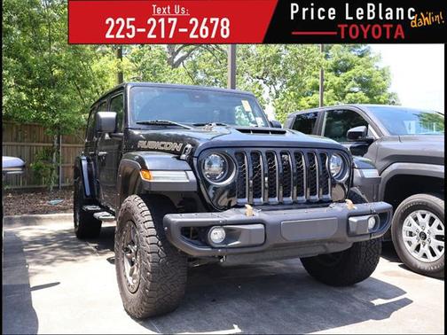 Black Clearcoat 2023 Jeep Wrangler Rubicon 392