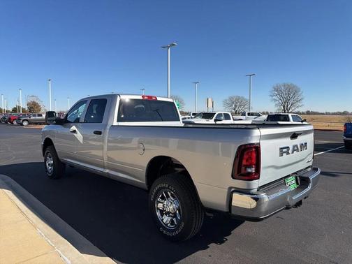 2026 RAM 2500 Tradesman Crew Cab 4x4 8' Box