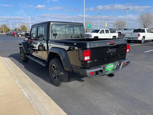 2026 Jeep Gladiator Sport