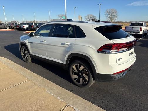 2025 Volkswagen Atlas Cross Sport 2.0T SE w/Technology 4MOTION