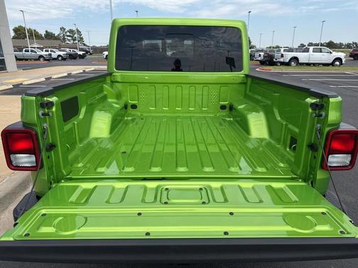 2025 Jeep Gladiator High Tide