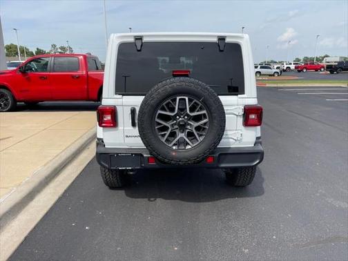 2025 Jeep Wrangler 4-Door Sahara 4x4