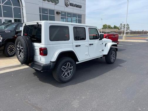 2025 Jeep Wrangler 4-Door Sahara 4x4