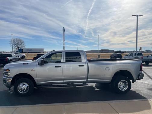 2026 RAM 3500 Tradesman Crew Cab 4x4 8' Box