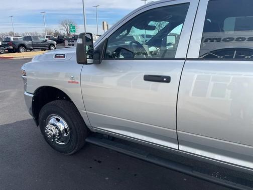 2026 RAM 3500 Tradesman Crew Cab 4x4 8' Box