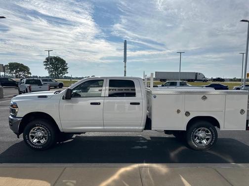 2025 RAM 2500 Tradesman Crew Cab 4x4 8' Box