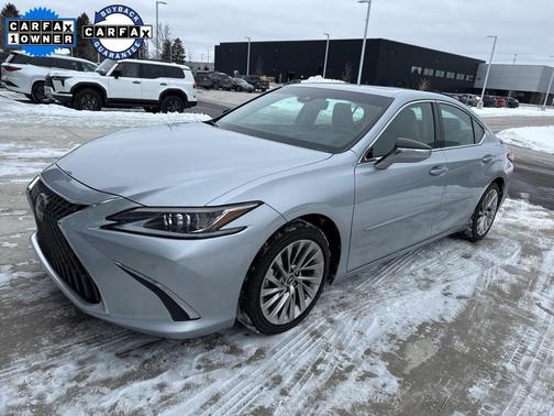 2023 Lexus ES 300h Luxury