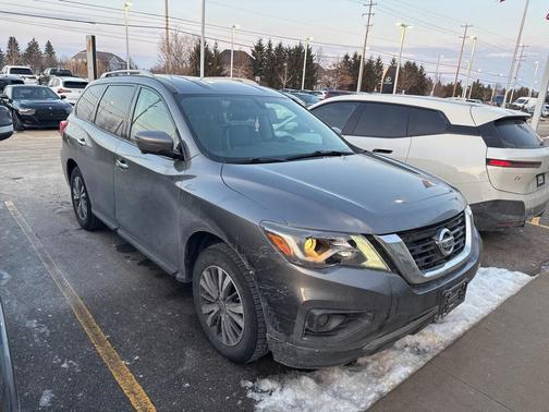 2017 Nissan Pathfinder SL