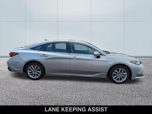 2021 Toyota Avalon Hybrid XLE Plus