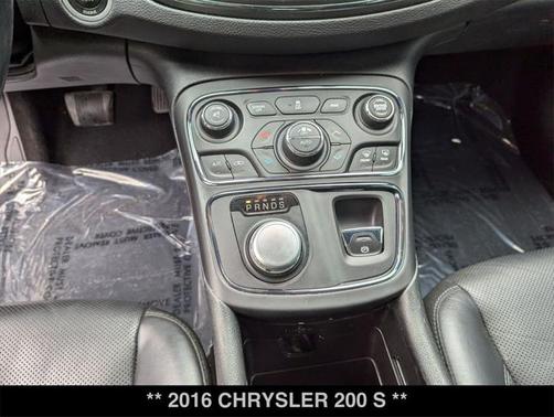 2016 Chrysler 200 S