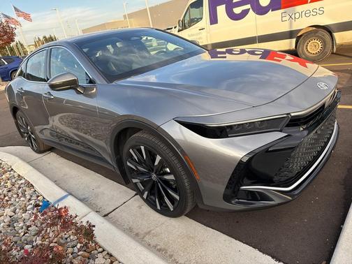 2025 Toyota Crown Platinum