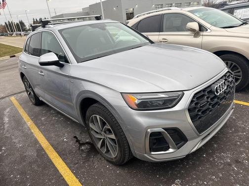 2022 Audi Q5 45 S line Premium Plus