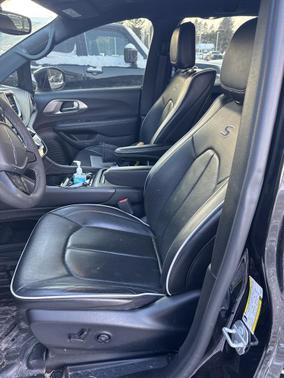 2022 Chrysler Pacifica Hybrid Limited