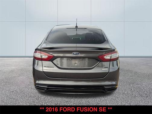 2016 Ford Fusion SE
