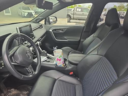 2019 Toyota RAV4 Hybrid SE