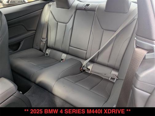 2025 BMW M440 i xDrive