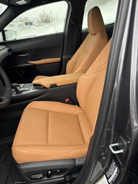 2025 Lexus UX 300h Premium