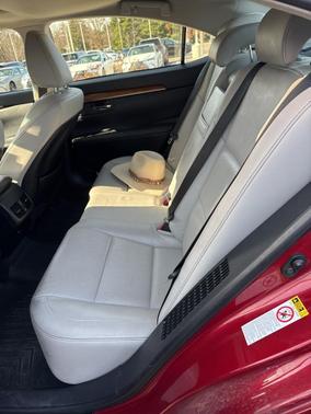 2013 Lexus ES 300h Base