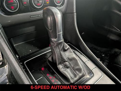 2017 Volkswagen Passat 1.8T R-Line w/Comfort