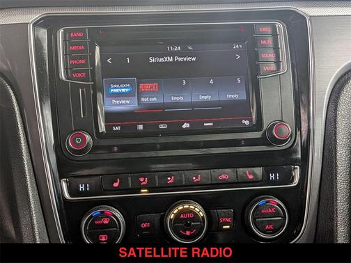 2017 Volkswagen Passat 1.8T R-Line w/Comfort