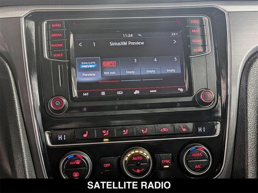 2017 Volkswagen Passat 1.8T R-Line w/Comfort