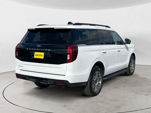 OXFORD WHITE 2025 Ford Expedition ACTIVE