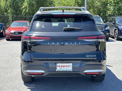 Diamond Black 2026 INFINITI QX60 Luxe