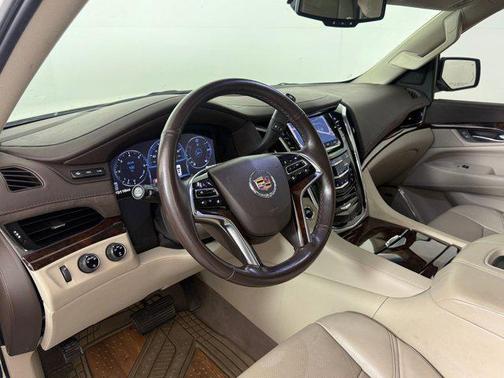 2015 Cadillac Escalade Luxury