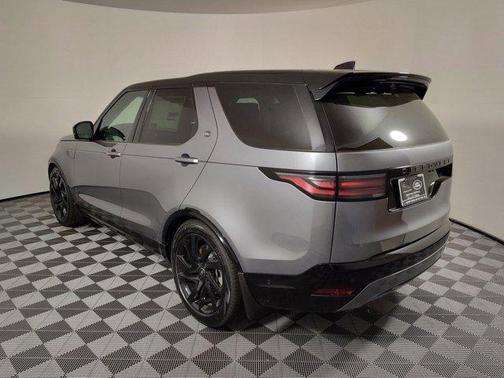 2025 Land Rover Discovery P300 Dynamic SE