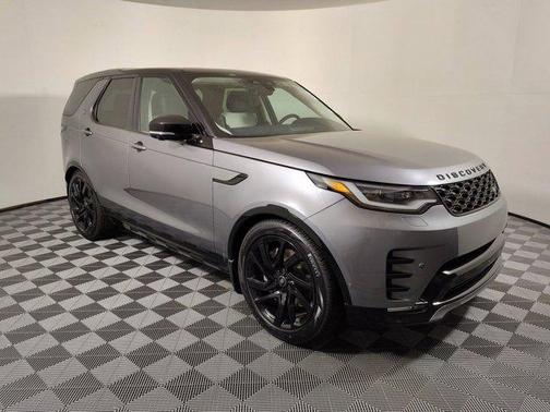 2025 Land Rover Discovery P300 Dynamic SE